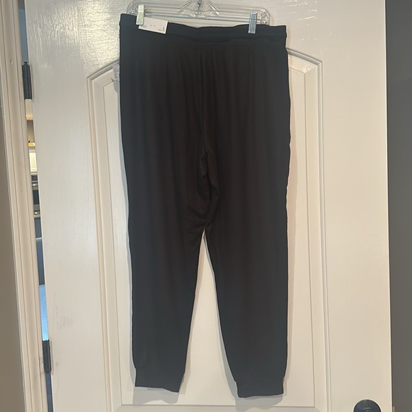 Women’s joggers - Picture 4 of 8